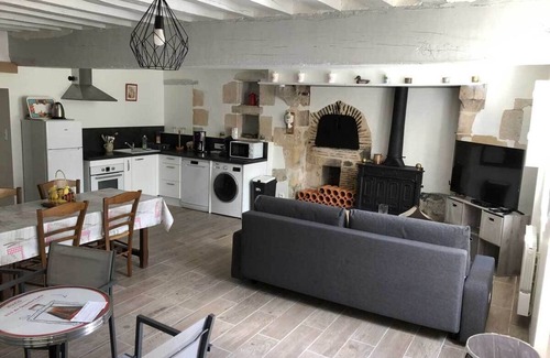 Jars House | Discover Les Ruellés: Renovated Farmhouse in Nature