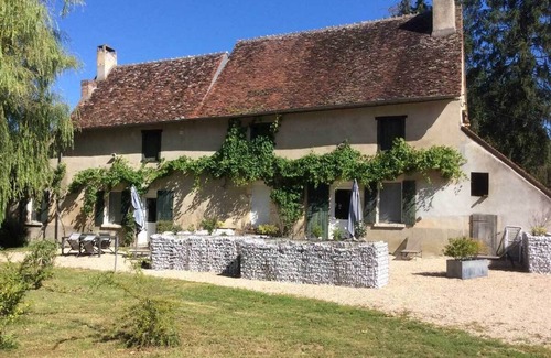 Jars House | Discover Les Ruellés: Renovated Farmhouse in Nature