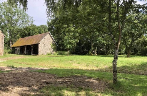 Jars House | Discover Les Ruellés: Renovated Farmhouse in Nature