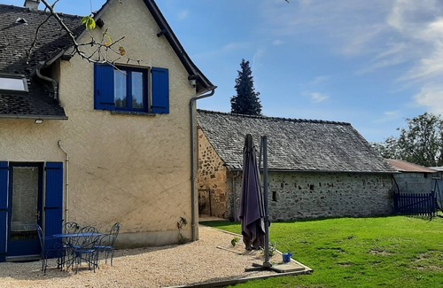 Saint-Bonnet-l'Enfantier Apartment | Les Sabots D'angélina: Idyllic Apartment in Corrézienne Countryside