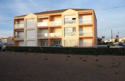 La Chaume Apartment | Ocean View Retreat in Les Sables d'Olonne - Guest Rated 9/10