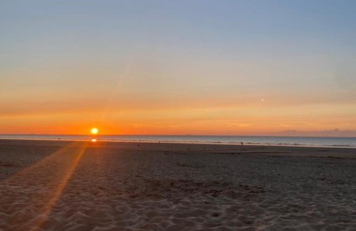 Bleriot-Plage Apartment | Pet-Friendly Oceanfront Escape at Les Sables - 9.4/10 Rating