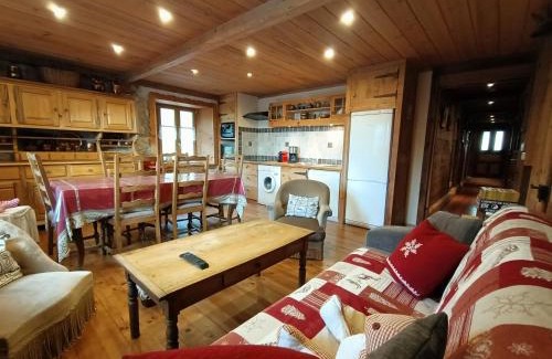 Vacheresse Apartment | Family-Friendly Retreat at Les Sapins Blancs with Hot Tub