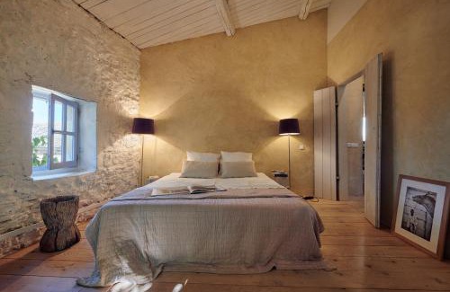 Aigaliers Bed & Breakfast | Idyllic Les Sardines aux Yeux Bleus: 4-Star Oceanfront Retreat
