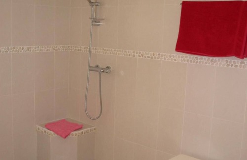 Puisseguin House | Discover Les Secrets de Tifayne: Eco-Friendly Retreat