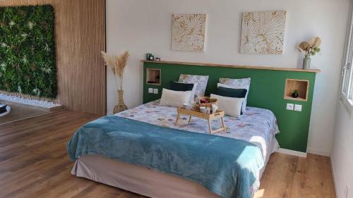 Ardres Hotel | Discover Les Secrets du Lac: Guest Rated 9.1 with Hot Tub