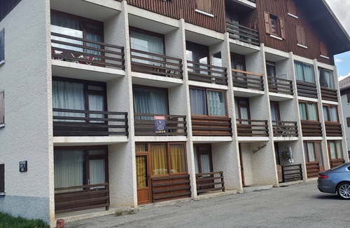 Saint-Leger-les-Melezes Apartment | Les Serintes - 3-room apartment - 5-minute walk to the slopes!