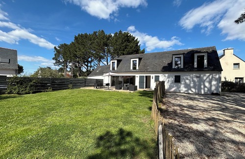 Sarzeau House | Experience Les Solaris: Oceanfront Retreat by the Gulf