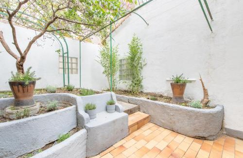 4th Arrondissement Apartment | MaisonMars: Cozy Studios with Terrace and Parking Available