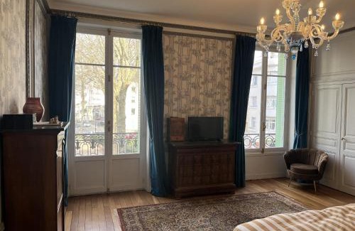 Thermal House | Oceanfront Bliss at Les Suites de L’Opéra - Rated 10/10