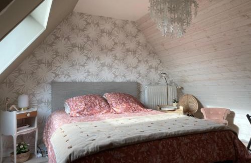 Esquay-sur-Seulles Bed & Breakfast | Oceanfront Escape at Le Doux Refuge - Guest Rated 9.8/10