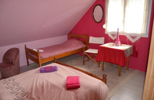 Breuil House | Discover Les Talents Aiguilles: Pet-Friendly Retreat