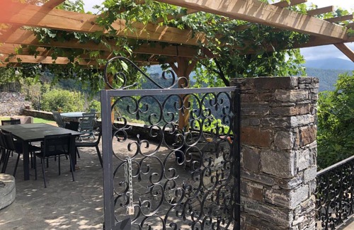 Monte House | Pet-Friendly Getaway at Les Terrasses de Carognu