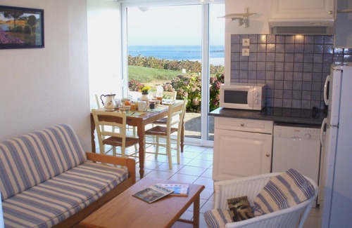 Trevou-Treguignec Apartment | Enchanting Stay at Les Terrasses de la Plage de Trestel