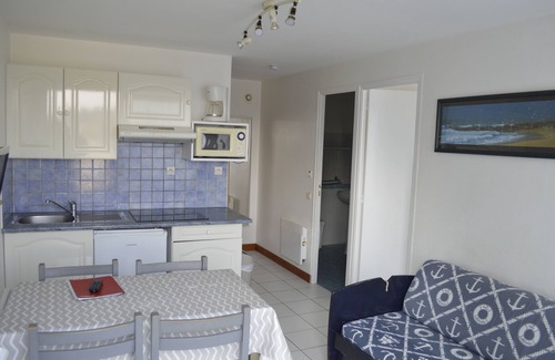 Trevou-Treguignec Apartment | Enchanting Stay at Les Terrasses de la Plage de Trestel