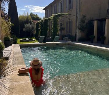 Cavaillon Bed & Breakfast | Discover Les Tilleuls: Oceanfront Oasis with Pool