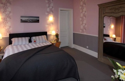 Meulan-en-Yvelines Bed & Breakfast | Discover Les Tourelles de Thun: Spa & Family-Friendly Stay
