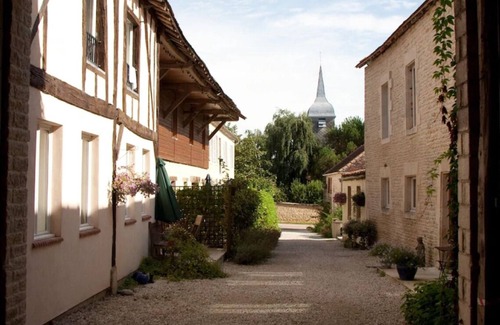 Eclance House | Guest Rated 10/10: Les Tourterelles with Pool and Spa