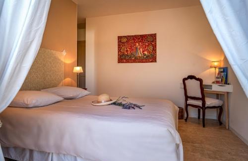 Forcalquier Bed & Breakfast | Comfortable Stay at Les Trois Oliviers with Family-Friendly Amenities