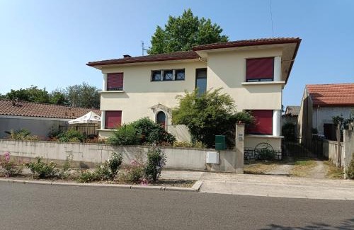 Tartas Apartment | Pet-Friendly Escape at La Maison de L'Usine - Rated 9.3/10