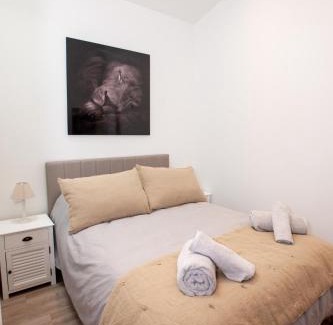 Libourne Apartment | Discover Les Tropeziennes de Libourne: Family-Friendly Stay