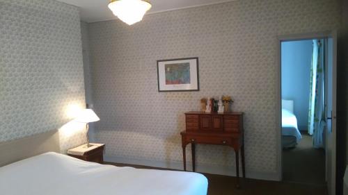 Vervialle House | Oceanfront Bliss at Les Vergnes – 4-Star Family Getaway