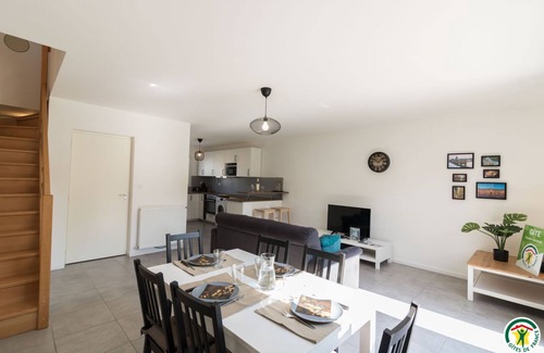 Castelmaurou House | Discover Les Villas de Castel: Villa "Les Muriers" Awaits