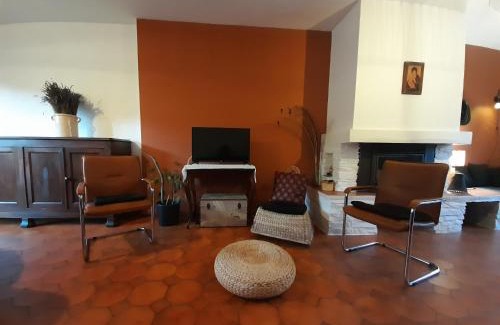 Mons House | Les Violettes: Guest Rated 9.4, Pet & Child Friendly Stay
