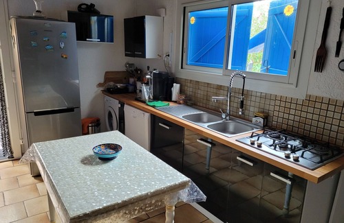 Saint-Vivien-de-Medoc House | Discover Les Volets Bleus: Pet and Child Friendly Retreat