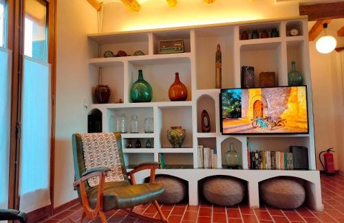 Barbera de la Conca House | Les Voltes II - 3BD Retreat with Pool and Hilltop Views