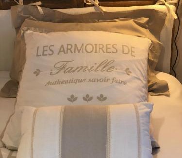Cazouls-les-Beziers Bed & Breakfast | Inviting LES YUCCAS: Oceanfront Retreat with Pool Access