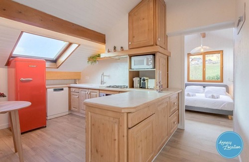 Bluffy Apartment | Cozy Appartement du Col - Steps from the Lake & Pool Access