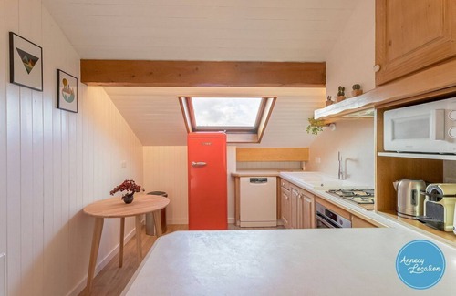Bluffy Apartment | Cozy Appartement du Col - Steps from the Lake & Pool Access