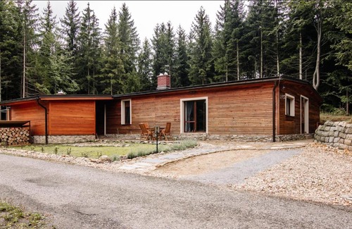 Mikulovice Apartment | Experience Lesní chata Mikulovice: Pet-Friendly Retreat