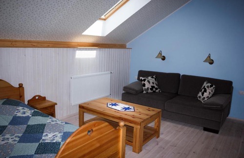 Brest Region House | Discover Lesnaya Paulinka: 10/10 Pet-Friendly Retreat