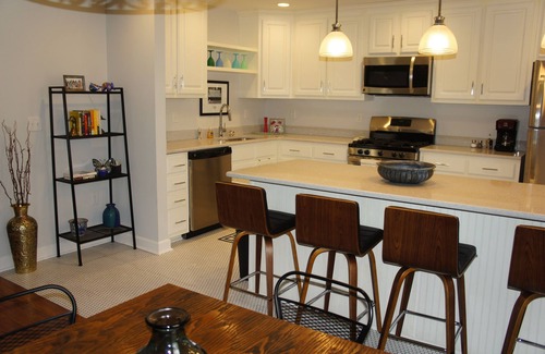 Oxford House | Ideal Retreat Near Oxford Square with Spa and Kitchen