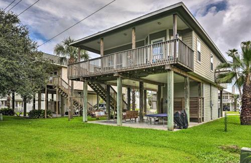 Pirates Beach House | Family-Friendly Salty Dog Galveston House Near the Beach