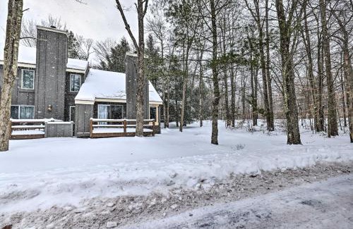 White Haven House | Family-Friendly Lake Harmony Townhome Near Jack Frost