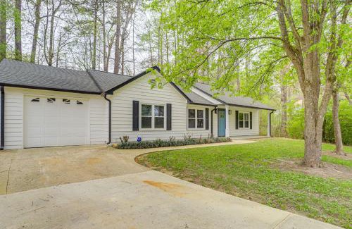 Woodstock House | Less Than 1 Mi to Main St and Amphitheater Woodstock Home!