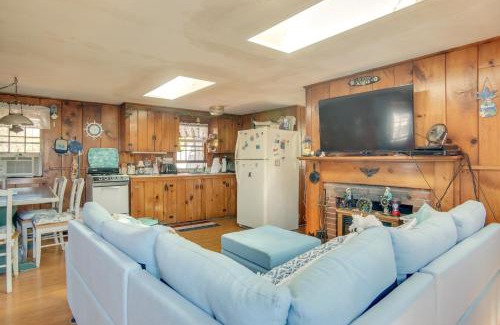 Dennis Port House | Charming Dennis Port Home Near Sea Street Beach