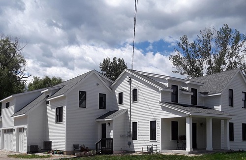 Pleasant Prairie Apartment | Convenient Lake View Hotel: Just Minutes Off the Freeway