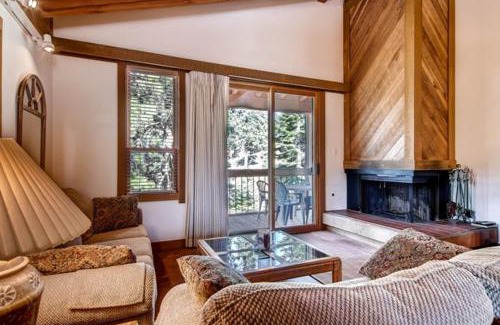 Truckee Apartment | Cozy Ski Retreat Near Northstar Resort with Spa Access