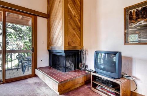 Truckee Apartment | Cozy Ski Retreat Near Northstar Resort with Spa Access