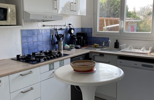 Ouistreham House | Relaxing Beachside Getaway with Spa & Family Amenities