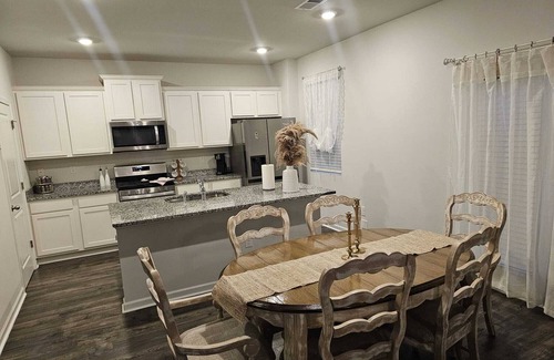 Grovetown House | Less than 13-mile commute to Augusta National Golf Club
