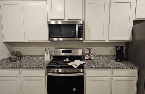 Grovetown House | Less than 13-mile commute to Augusta National Golf Club