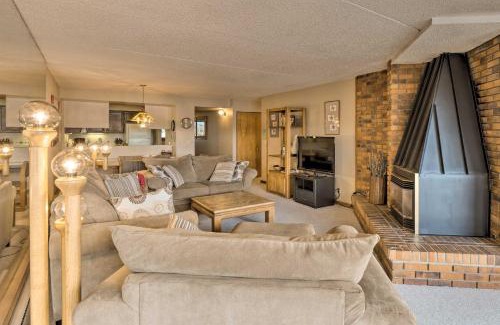 Dillon Apartment | Cozy Dillon Condo with Fireplace Near Breckenridge Attractions