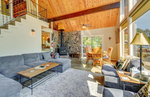 Prescott House | Charming Prescott Cabin Steps From Downtown and Pet Friendly