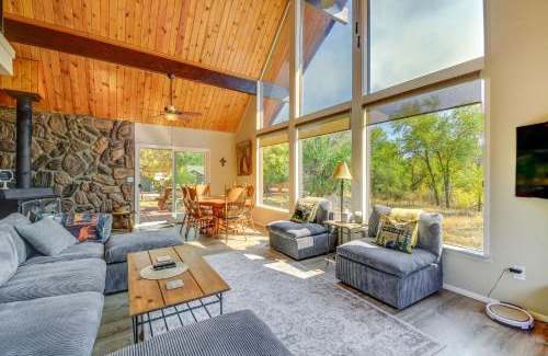 Prescott House | Charming Prescott Cabin Steps From Downtown and Pet Friendly