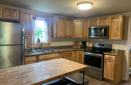 Upper Tract House | Relaxing Hot Tub Retreat Near Smoke Hole - Pet Friendly!